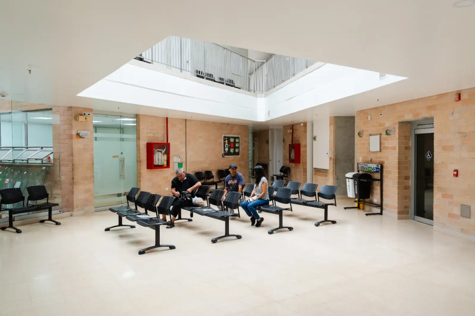 ¡Por fin! El Centro de Salud Alfonso López reabre sus puertas al público 1 centro-de-salud-