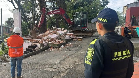 demolicion-estructuras-irregulares-doceoctubre-Construcciones