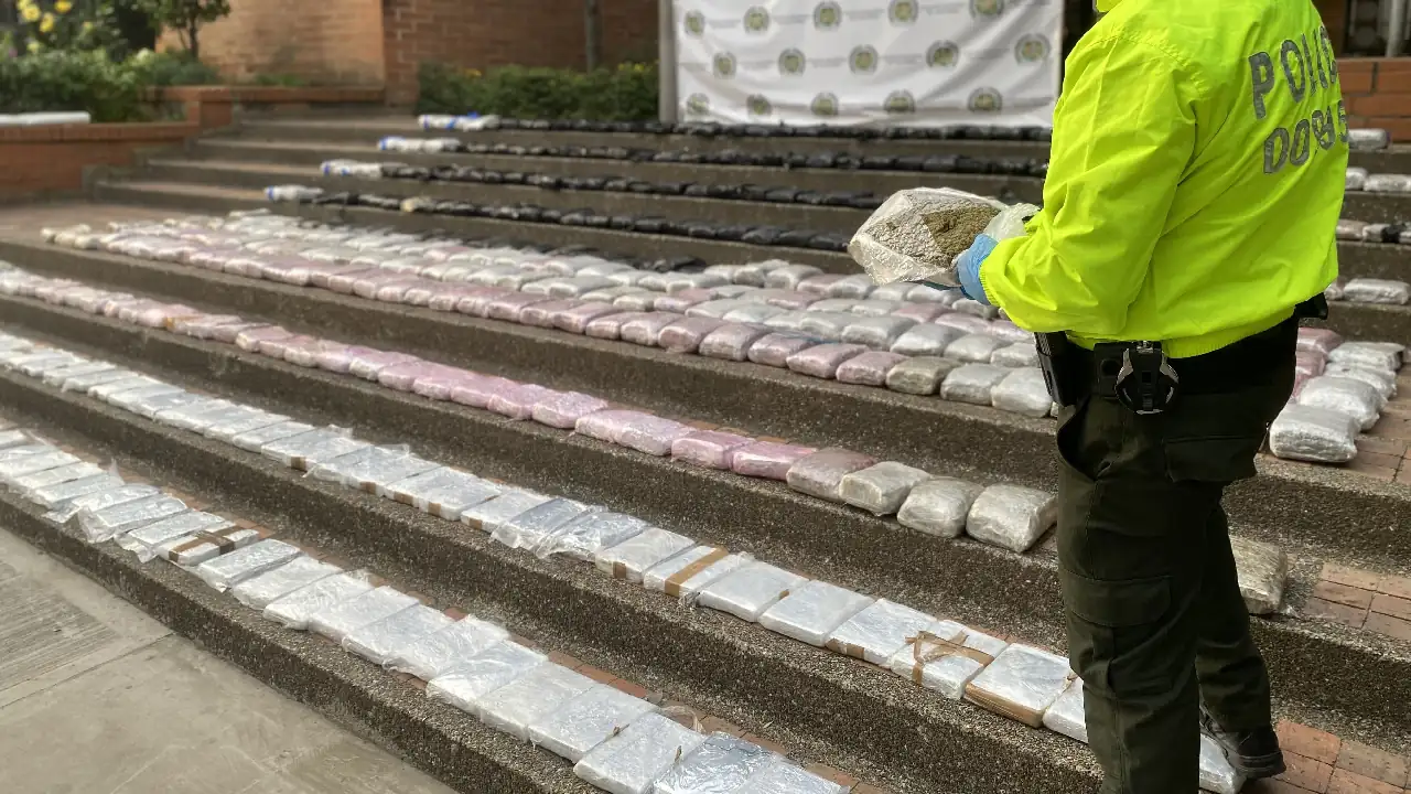 Desmantelan plaza de vicio en Bello: usaban una vivienda para almacenar y dosificar 400 mil gramos de marihuana droga-incautada-bello-casa-escondida