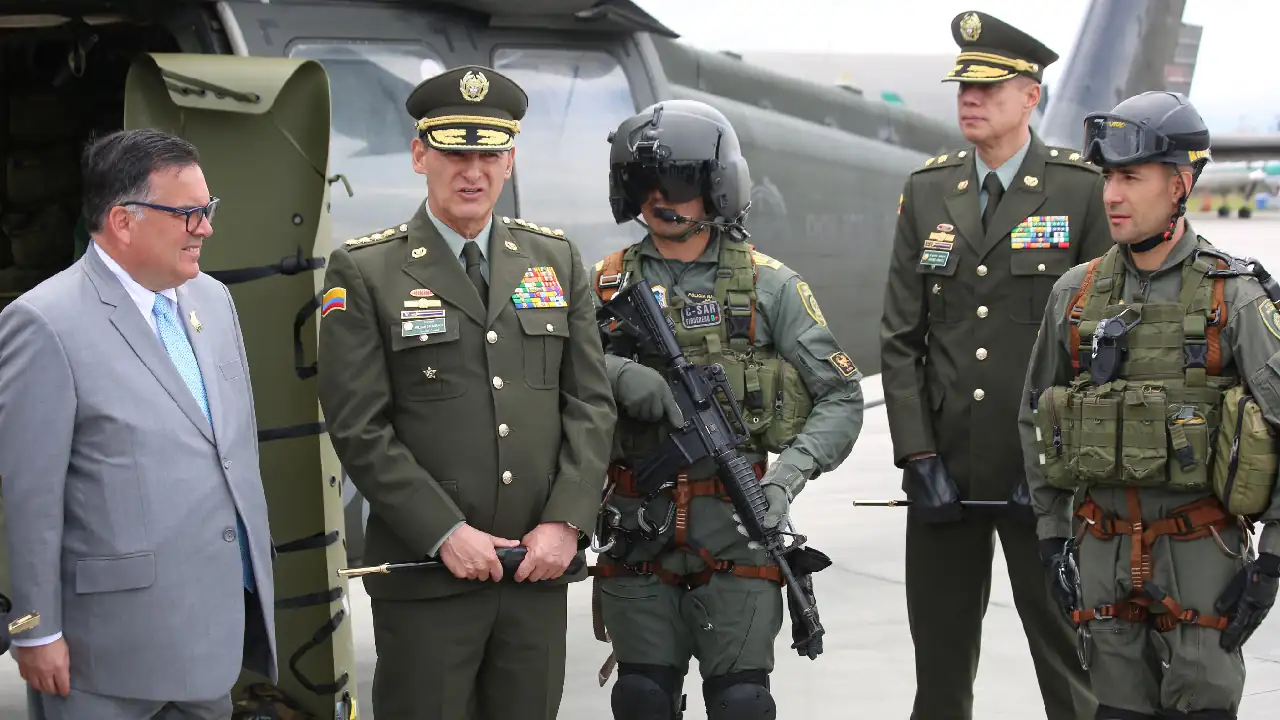 Policía Nacional recibe cuatro helicópteros que fueron donados por el Gobierno de los Estados Unidos 2 helicopteros-donados-estados-unidos-policia4
