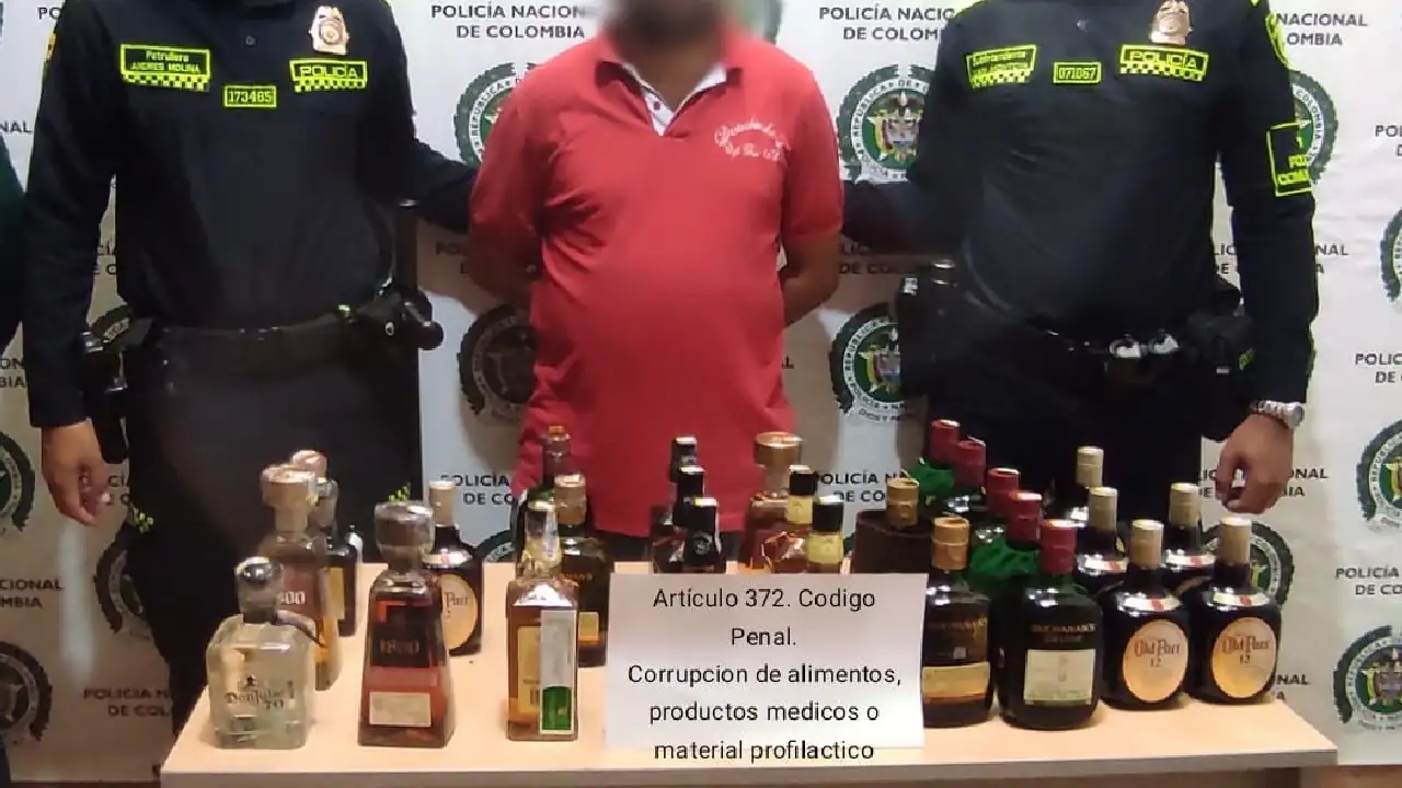 Hallan en un establecimiento comercial del municipio de Caramanta, 28 botellas de licor adulterado licor-adulterado-caramanta-antioquia