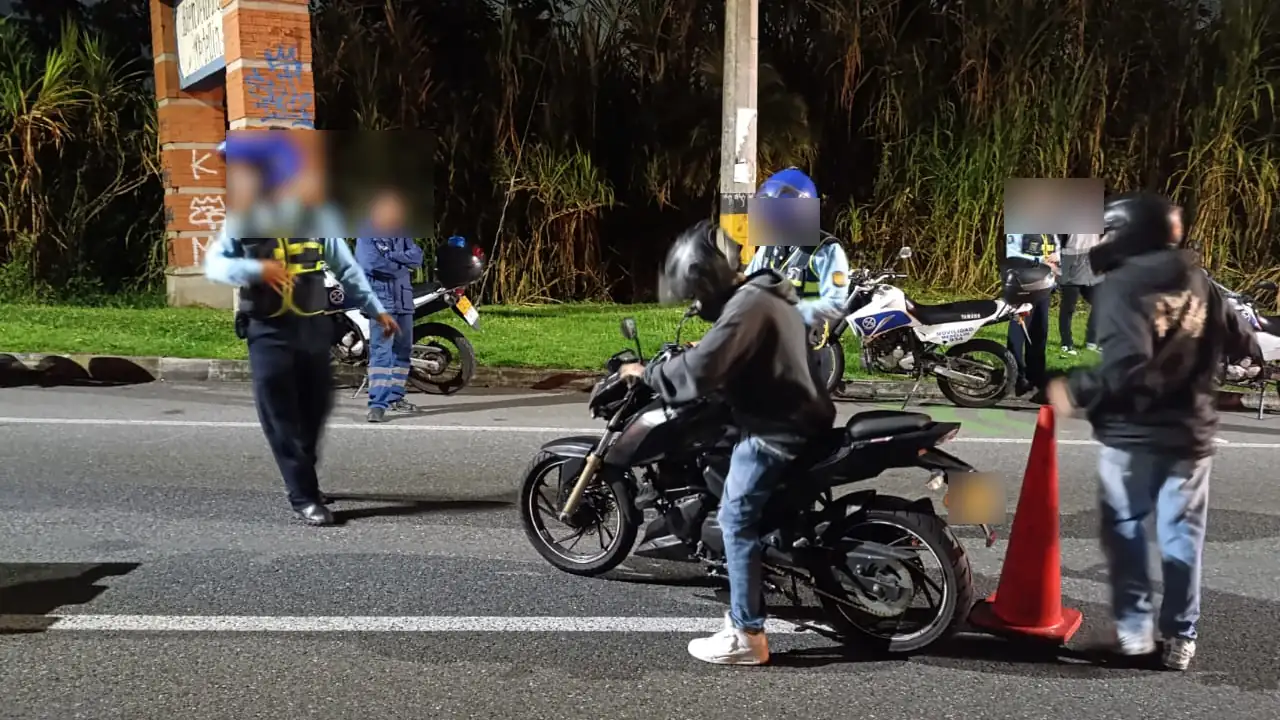 Operativos de control en Las Palmas han dejado cerca de 1.828 comparendos a personas infractoras 1 operativos-control-las-palmas-medellin2