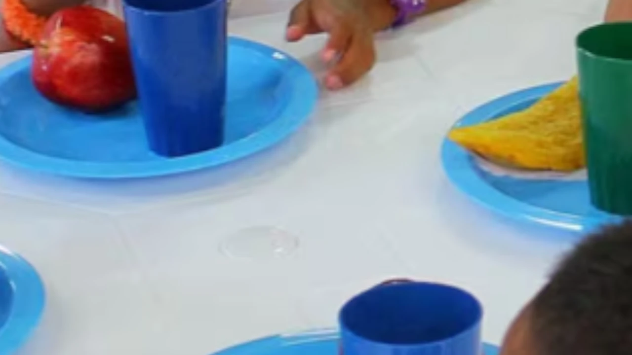 Más de 21.000 estudiantes de Medellín no reciben el almuerzo escolar adecuado pae-almuerzo-comedor