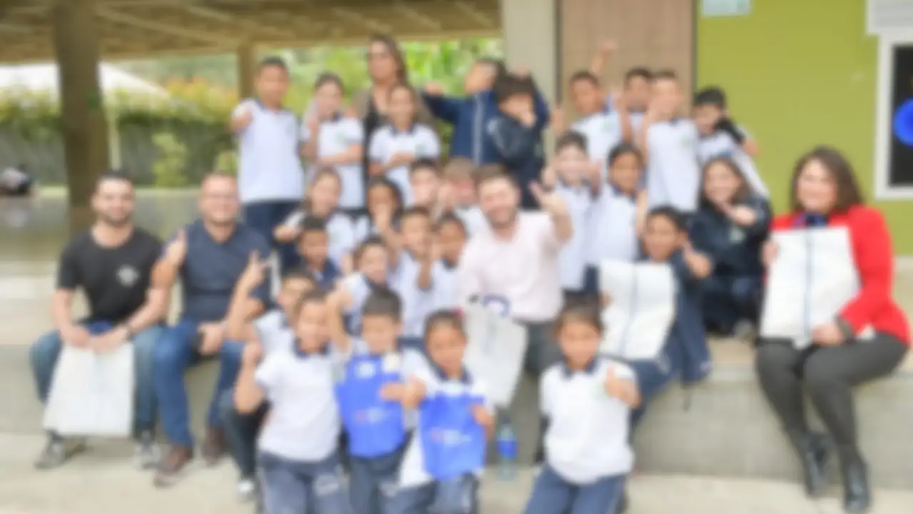 prohibicion-vapeadores-menores-edad-colegios-elretiro1