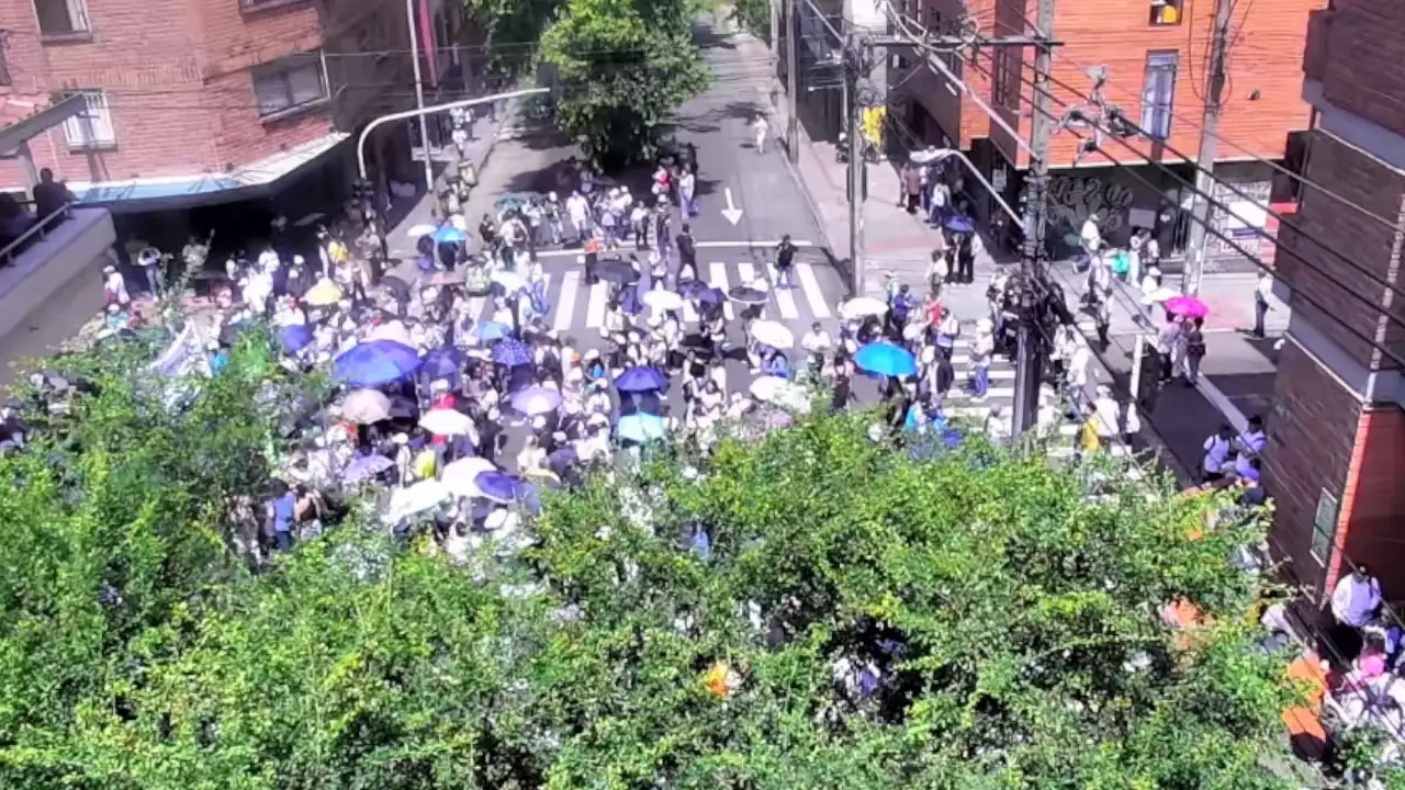protestas-maestros-cierres-congestion-vehicular-medellin1