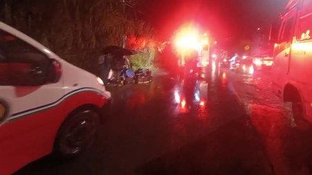 Dos motociclistas resultaron lesionados al chocar en la Tablaza