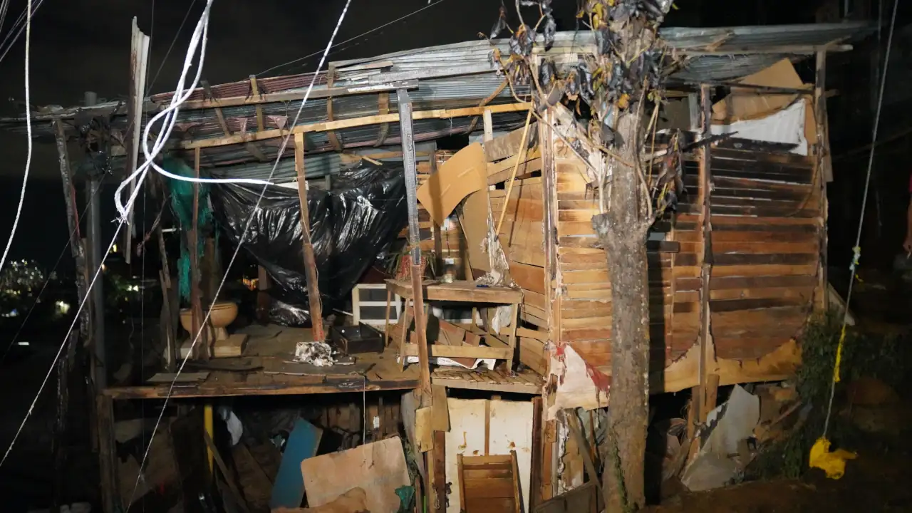 50 personas lo perdieron todo tras la destrucción total de sus casas en un incendio en Medellín