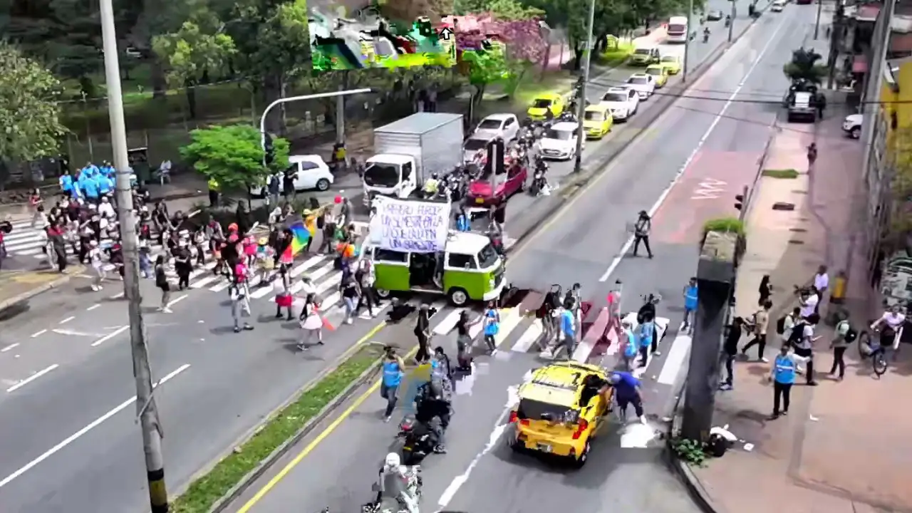 Protesta de estudiantes en Medellín: ya está habilitada la Av. Regional, pero hay bloqueos en otros sectores de la ciudad