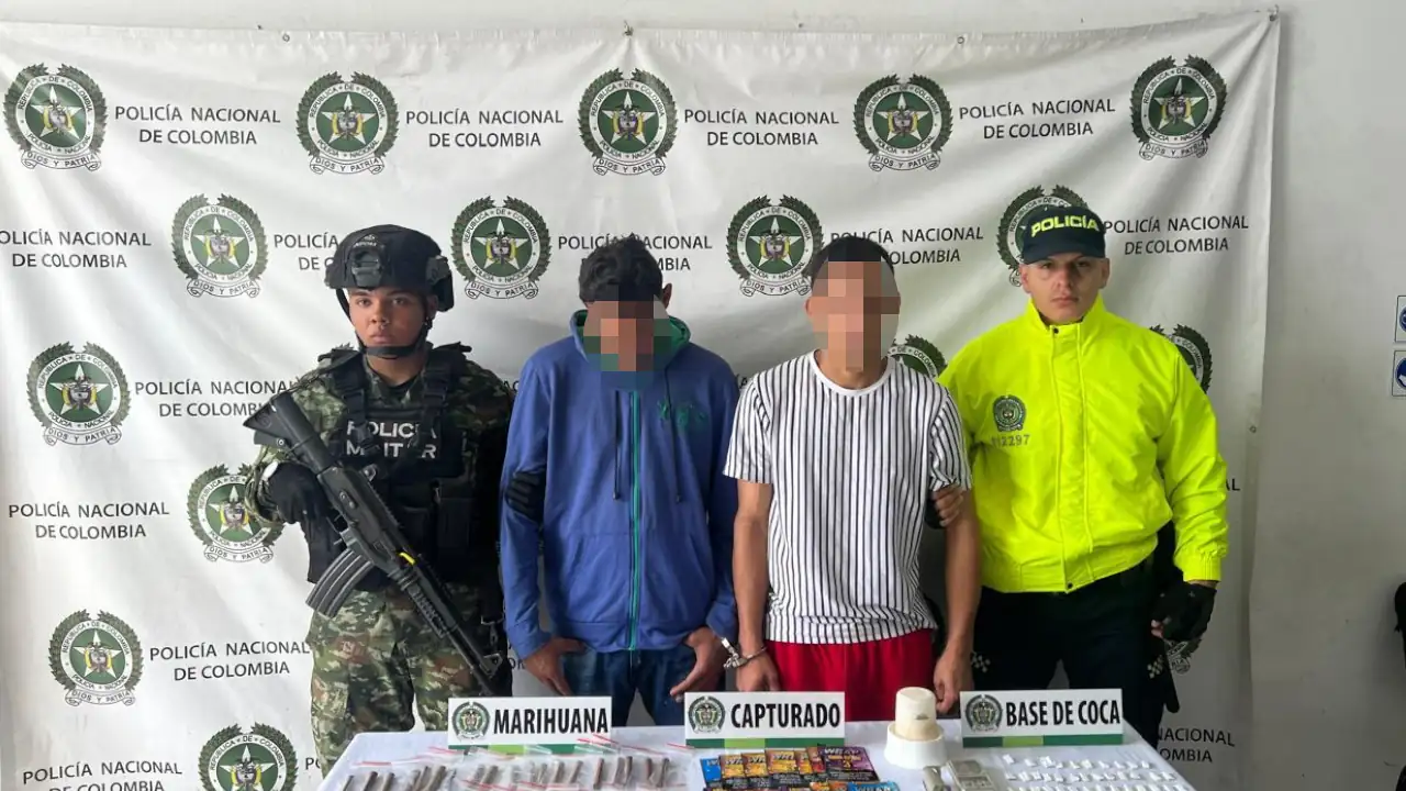 En Itagüí, capturaron a alias ‘El Raro’ y ‘El Pelón’, estarían utilizando a menores para el microtráfico 1 En Itagüí, capturaron a alias ‘El Raro’ y ‘El Pelón’, estarían utilizando a menores para el microtrafico