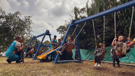 Jardines y centros infantiles se adornan con elementos y juegos del festival Buen Comienzo