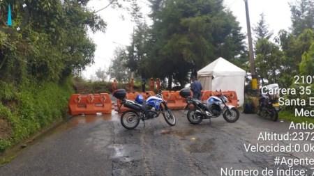 Continúa el cierre por derrumbe en la vía Santa Elena