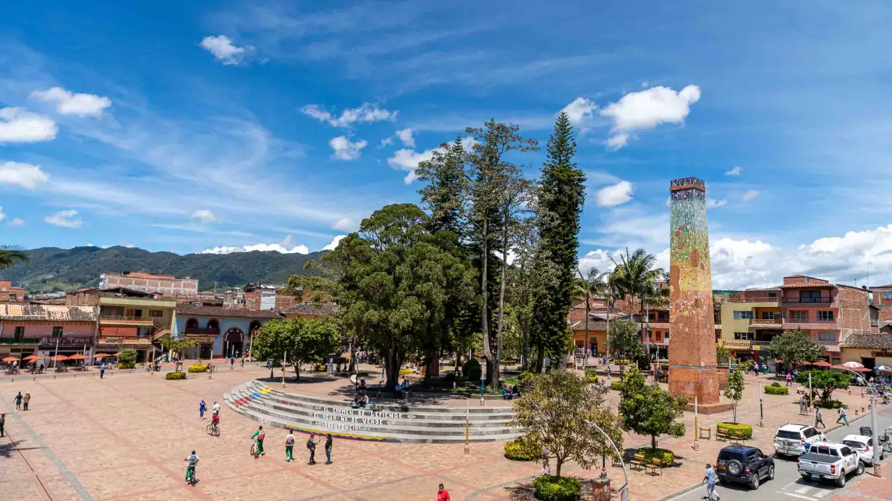 50 años de historia y tradición: El Carmen de Viboral arranca las Fiestas de la Loza