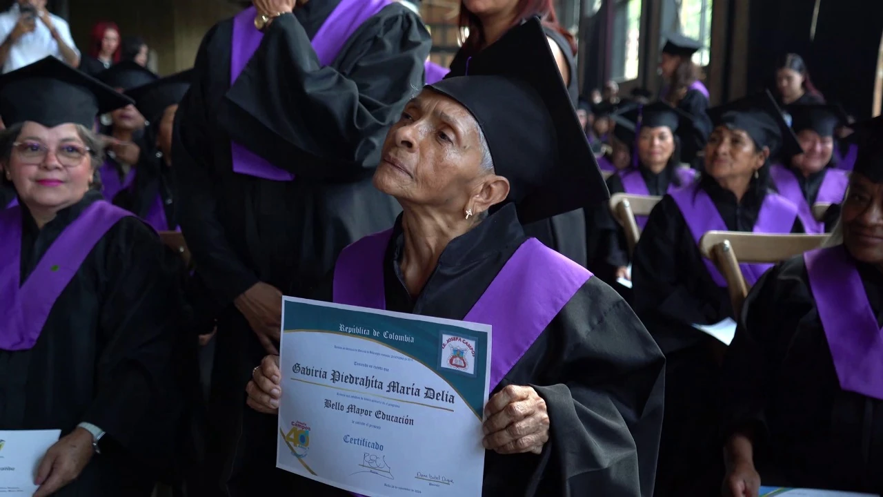 Grados-Tercera-Edad-Bello-educacion-adultos