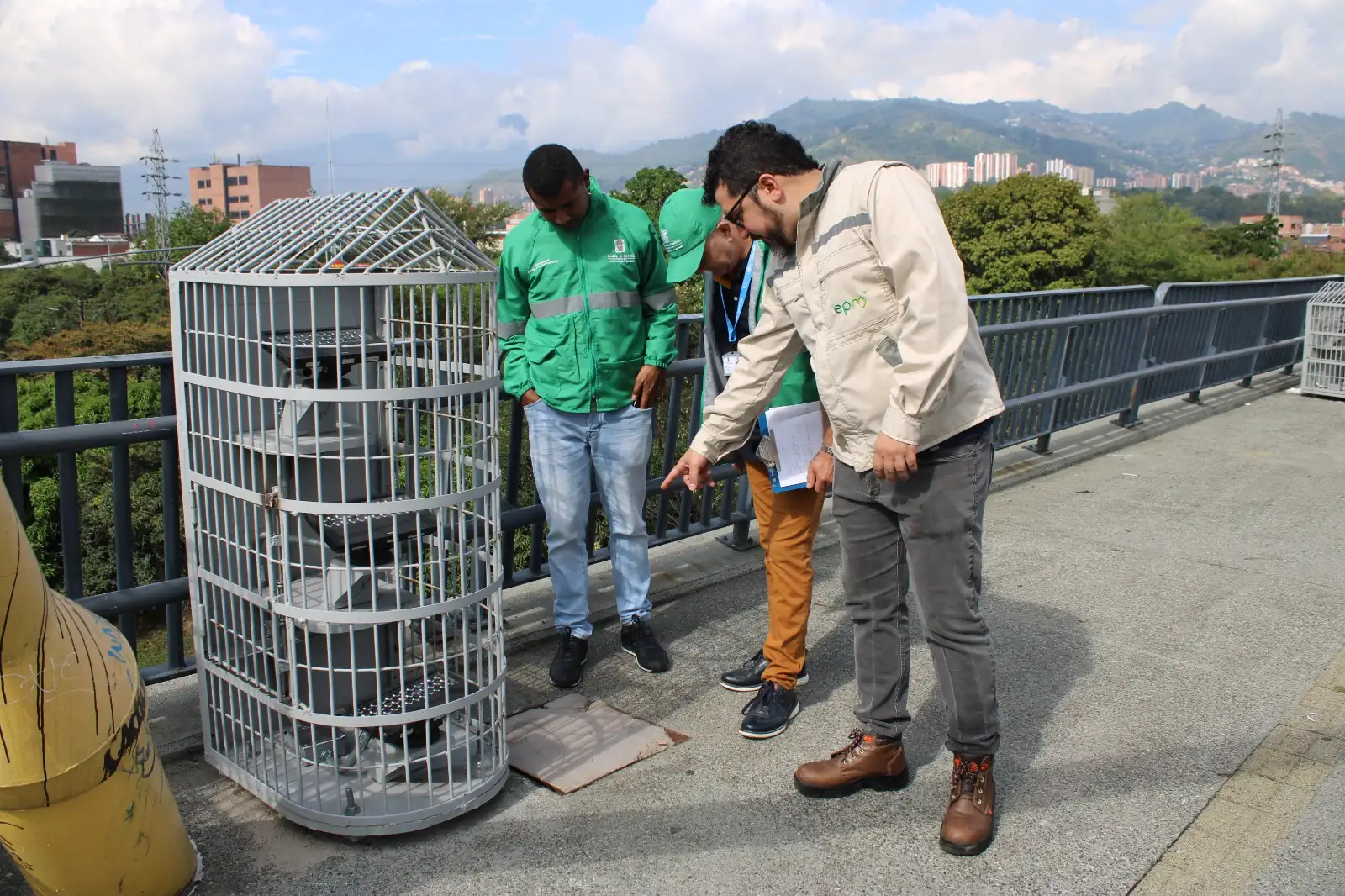Puente-de-la-cuatro-sur-luminarias