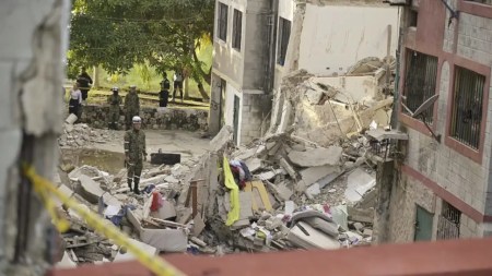 Se desplomó un edificio en Barranquilla, una mujer perdió la vida y tres menores quedaron atrapados