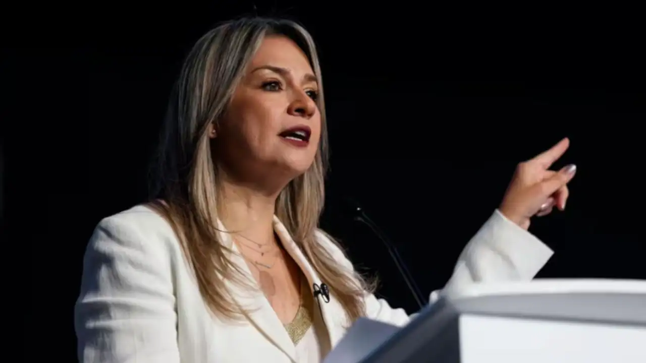 Vicky-Dávila