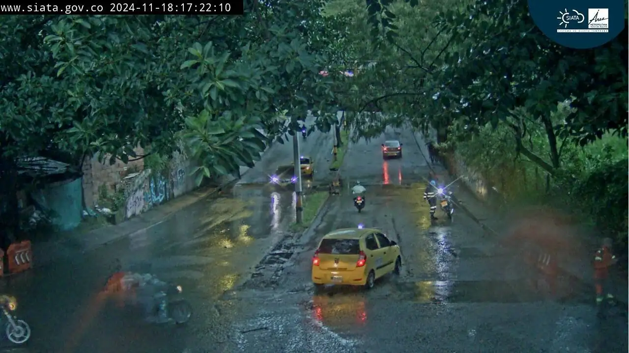 Ya hay paso en el deprimido de la Feria de Ganado tras las lluvias en Medellín