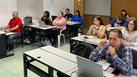 El Área Metropolitana se capacita en el manejo de la contaminación generada por el ruido en Medellín