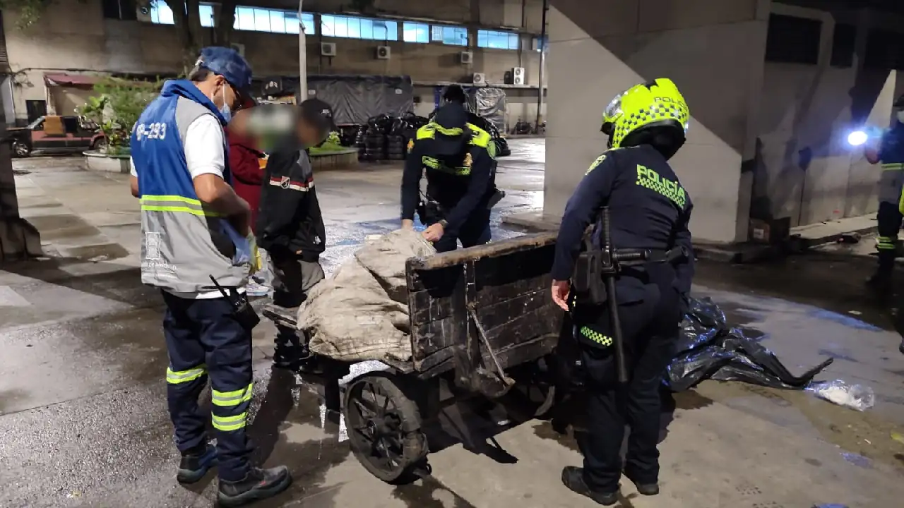 Operativos de control y atención a habitantes de calle en Medellín se intensifican, autoridades intervinieron sector de la Regional 1 atencion-habitantes-calle-intervencion-puentes2