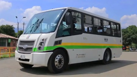 ¡Lamentable! Adulta mayor murió tras ser atropellada por un bus alimentador en Medellín bus-alimentador-metro-medellin-adulta mayor