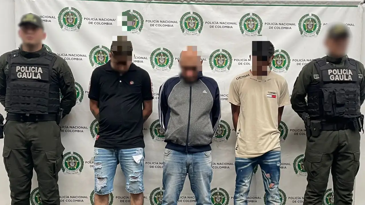 ¡Con las manos en la masa! Capturan en Medellín a 6 personas cuando pretendían recibir dinero producto de extorsión 3 captura-presuntos-extorsionsitas-medellin2