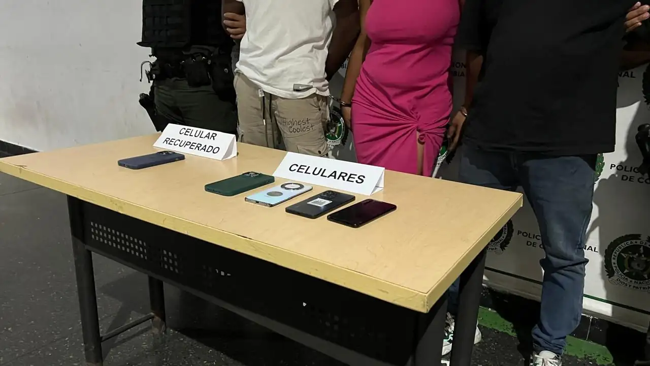 ¡Con las manos en la masa! Capturan en Medellín a 6 personas cuando pretendían recibir dinero producto de extorsión 2 captura-presuntos-extorsionsitas-medellin3