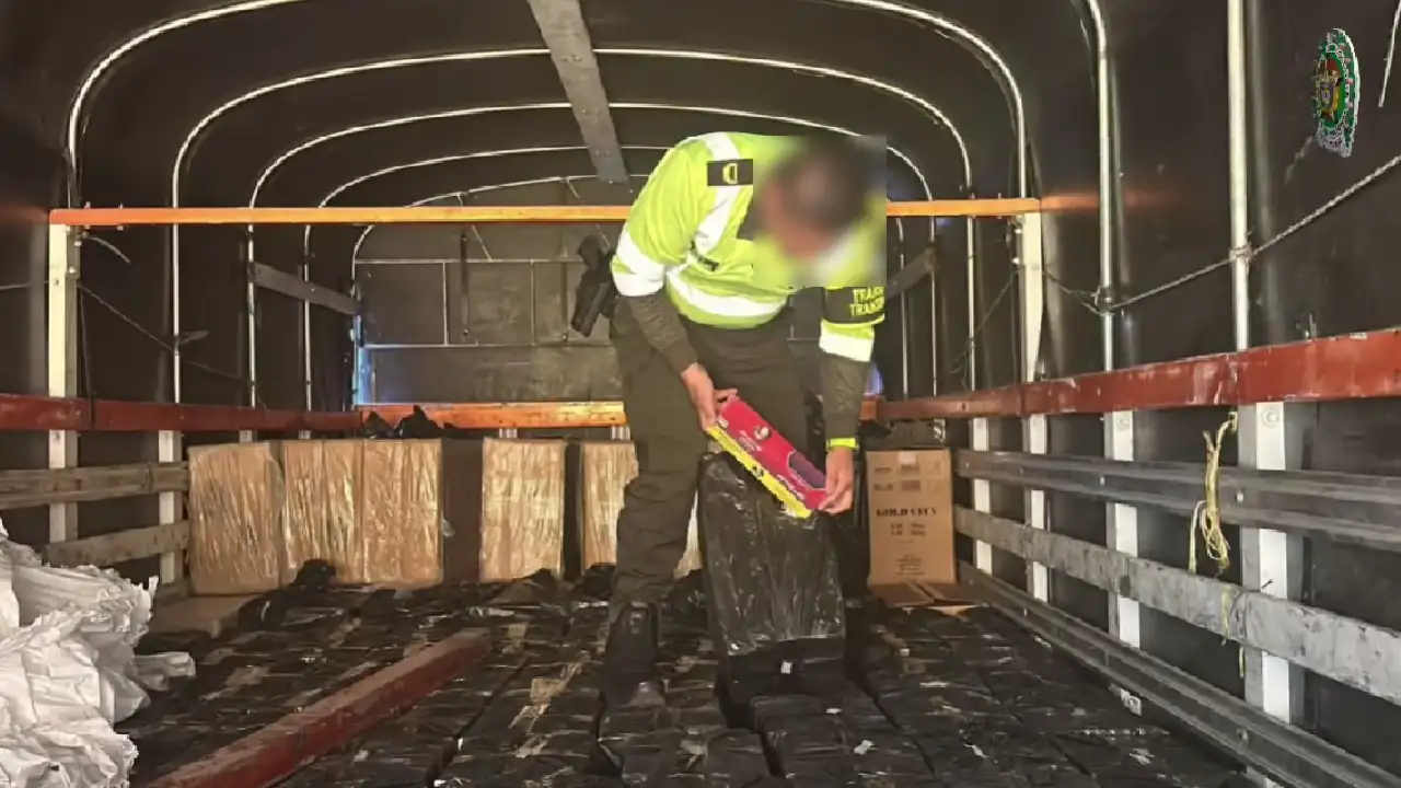Cayó cargamento de cigarrillos de contrabando en la Autopista Medellín - Bogotá 1 cigarrillos-contrabando-incautados-antioquia-captura2