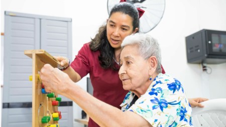 Los adultos mayores piden a gritos una atención especializada