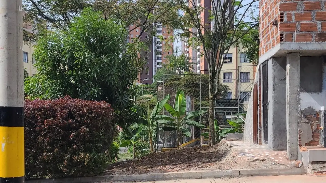 construccion-ilegal-gauyabal-demolida4