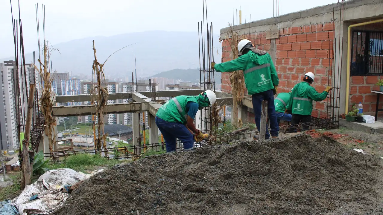 construcciones-ilegales-medellin-demolicion