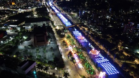 ¡Excelente noticia para la ciudad! Se proyecta una derrama económica de 80 millones de dólares durante los alumbrados ¡Excelente noticia para la ciudad! Se proyecta una derrama económica de 80 millones de dólares durante temporada navideña