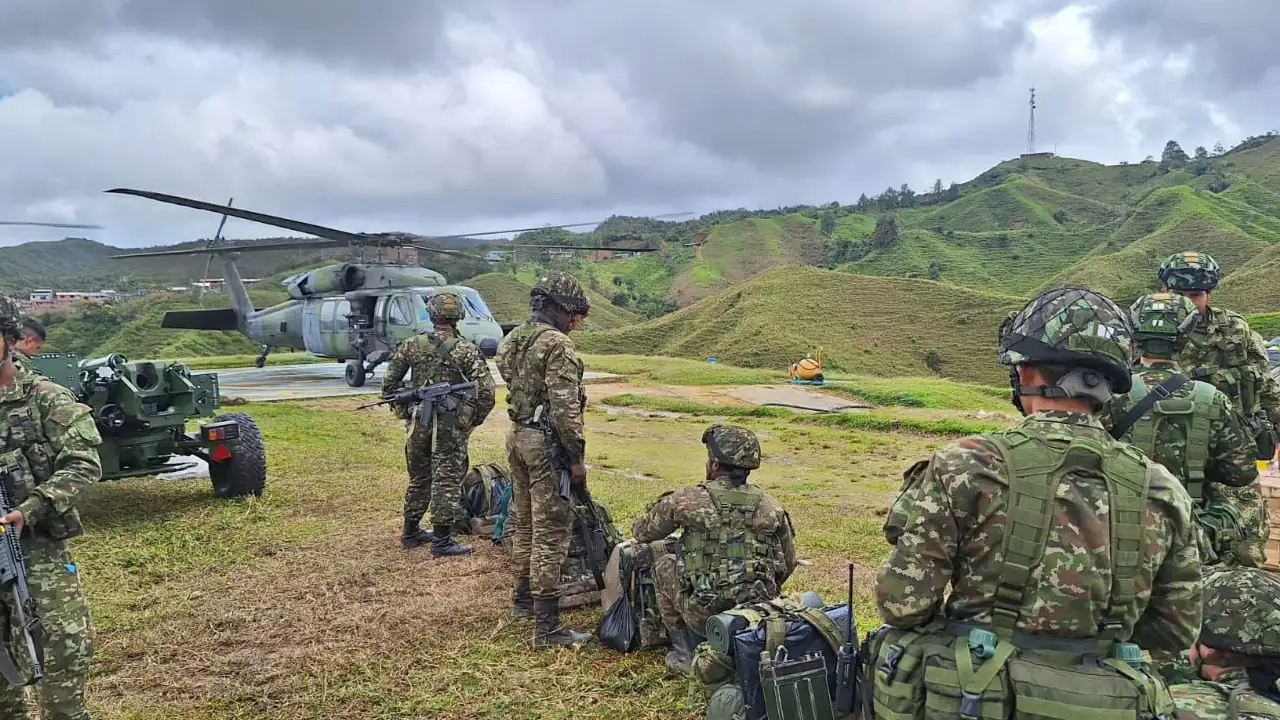 Ejército hace presencia en Anorí con 200 soldados para restablecer el orden público tras combates de ilegales ejercito-llega-anori-orden-publico-combates-grupos-armados