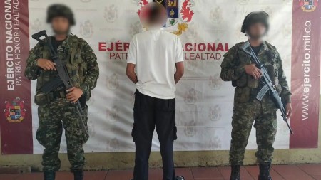 explosivista-clangolfo-sometio-justicia-entrego-ejercito-elbagre