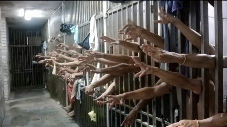 Veeduría Penitenciaria y defensor DDHH de la población privada de la libertad piden colchonetas para los detenidos en estaciones de policía