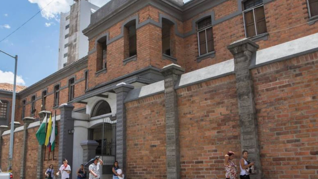 Denuncian supuestas torturas entre internos en la estación de Policía de La Candelaria