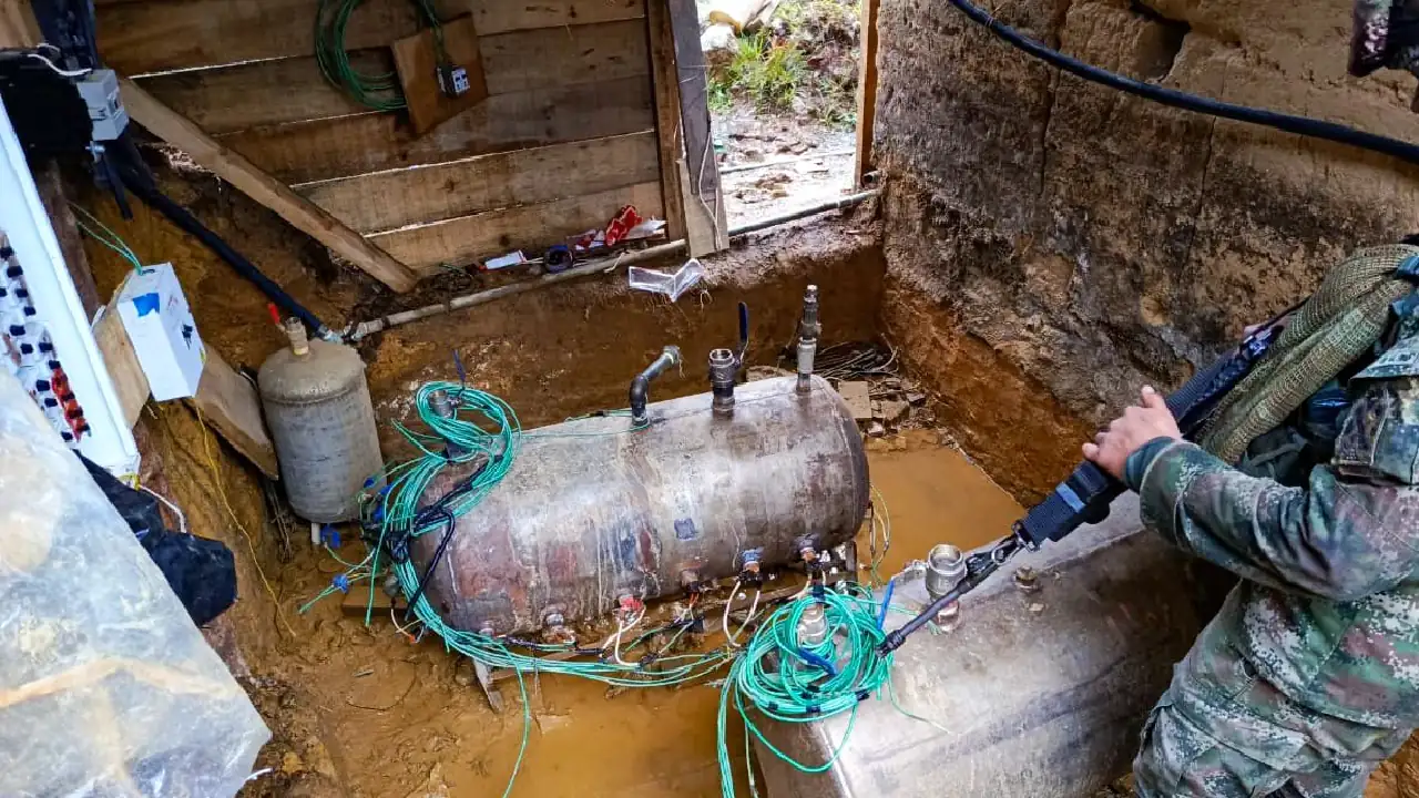 Escondido en zona boscosa de Santa Rosa de Osos hallaron laboratorio que producía 2 toneladas de coca 4 laboratorio-coca-destruido-ejercito-santarosaosos3
