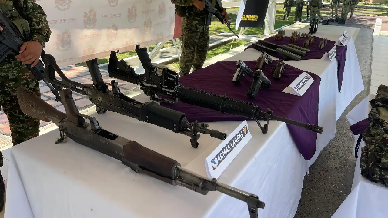 material-guerra-incautada-carepa-ejercito1