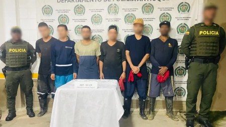 mina-segovia-presunto-robo-seis-hombres