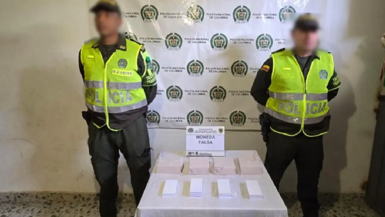 mondea-falsa-incautada-antioquia-papel