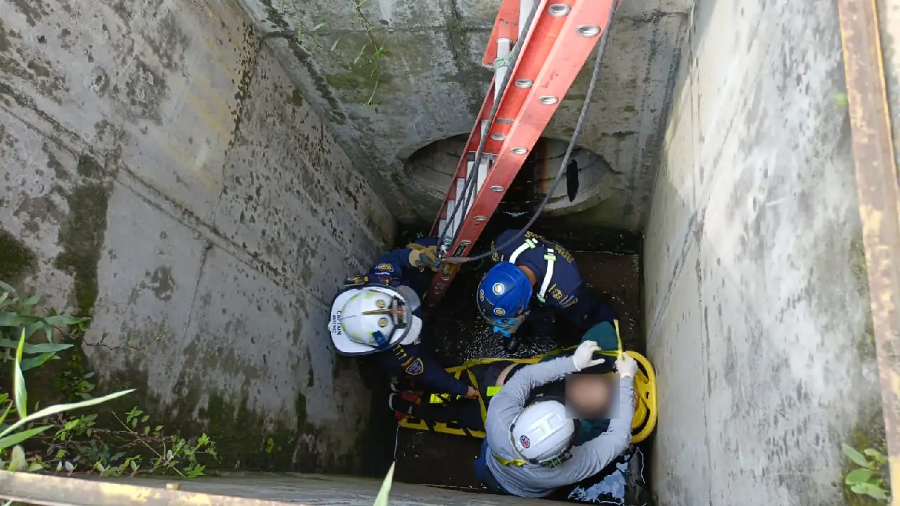 rescate-parrilera-caldas-hueco2