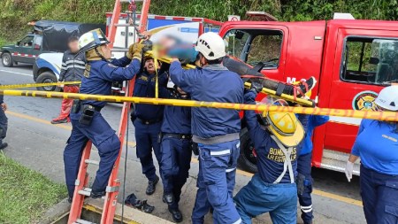 rescate-parrilera-caldas-hueco3