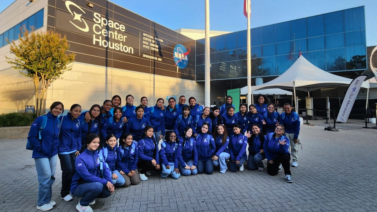 Tres niñas antioqueñas de Anorí, Nechí y El Bagre  están en el Space Center de la NASA 