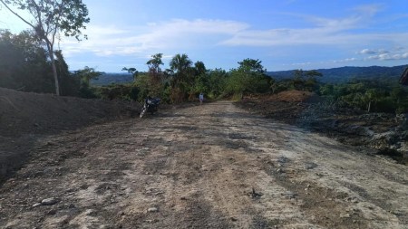 Habilitan paso en la vía San Pedro de Urabá- El Bobal Habilitan paso en la vía San Pedro de Urabá- El Bobal
