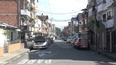 Según el reporte de la policía, era uno de los vecinos que estaba realizando tiros al aire con un arma traumática