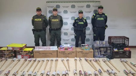 Durante la bienvenida a diciembre, la Policía incautó más de 700 kilos de pólvora en Medellín Durante la bienvenida a diciembre, la Policía incautó más de 700 kilos de pólvora en Medellín