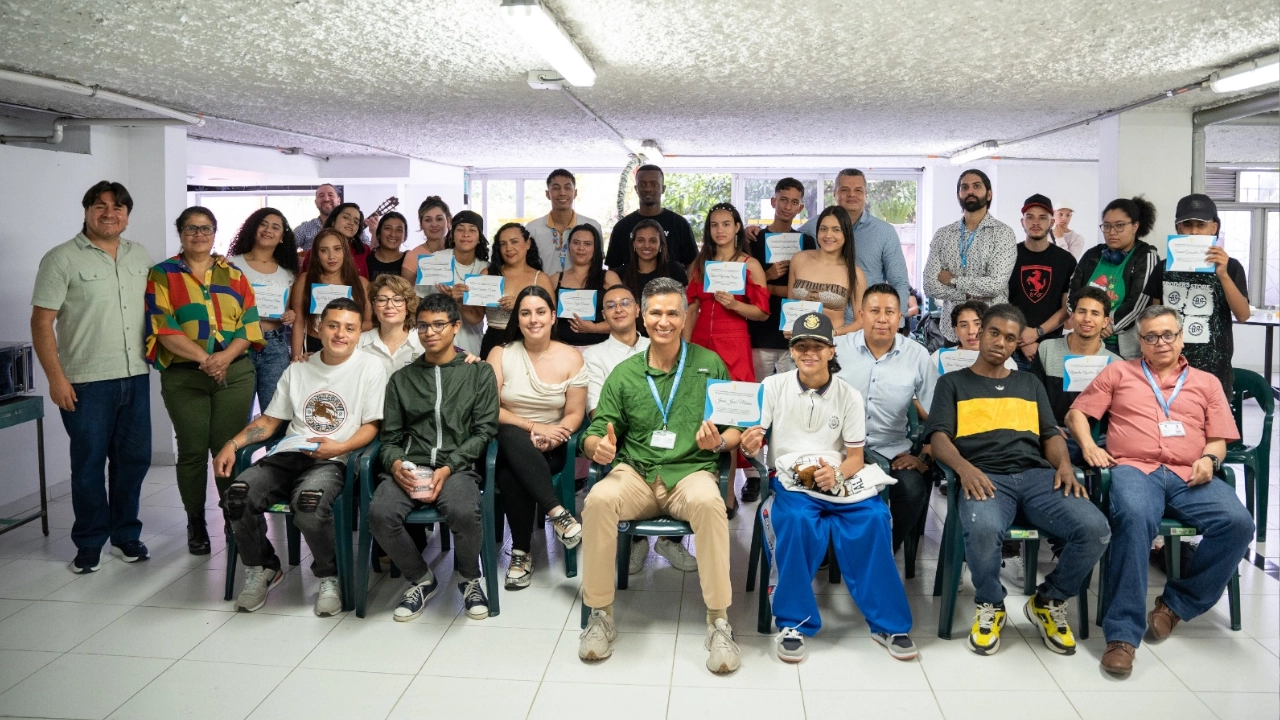 ¡Una oportunidad para bien! 33 jóvenes que habían cometido delitos se reincorporaron y lograron sus estudios de bachillerato ¡Una oportunidad para bien! 33 jóvenes que habían cometido delitos se reincorporaron y lograron sus estudios de bachillerato