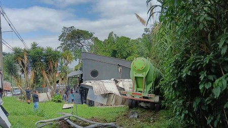 accidente-lomaescobero-envigado-camion-cemento