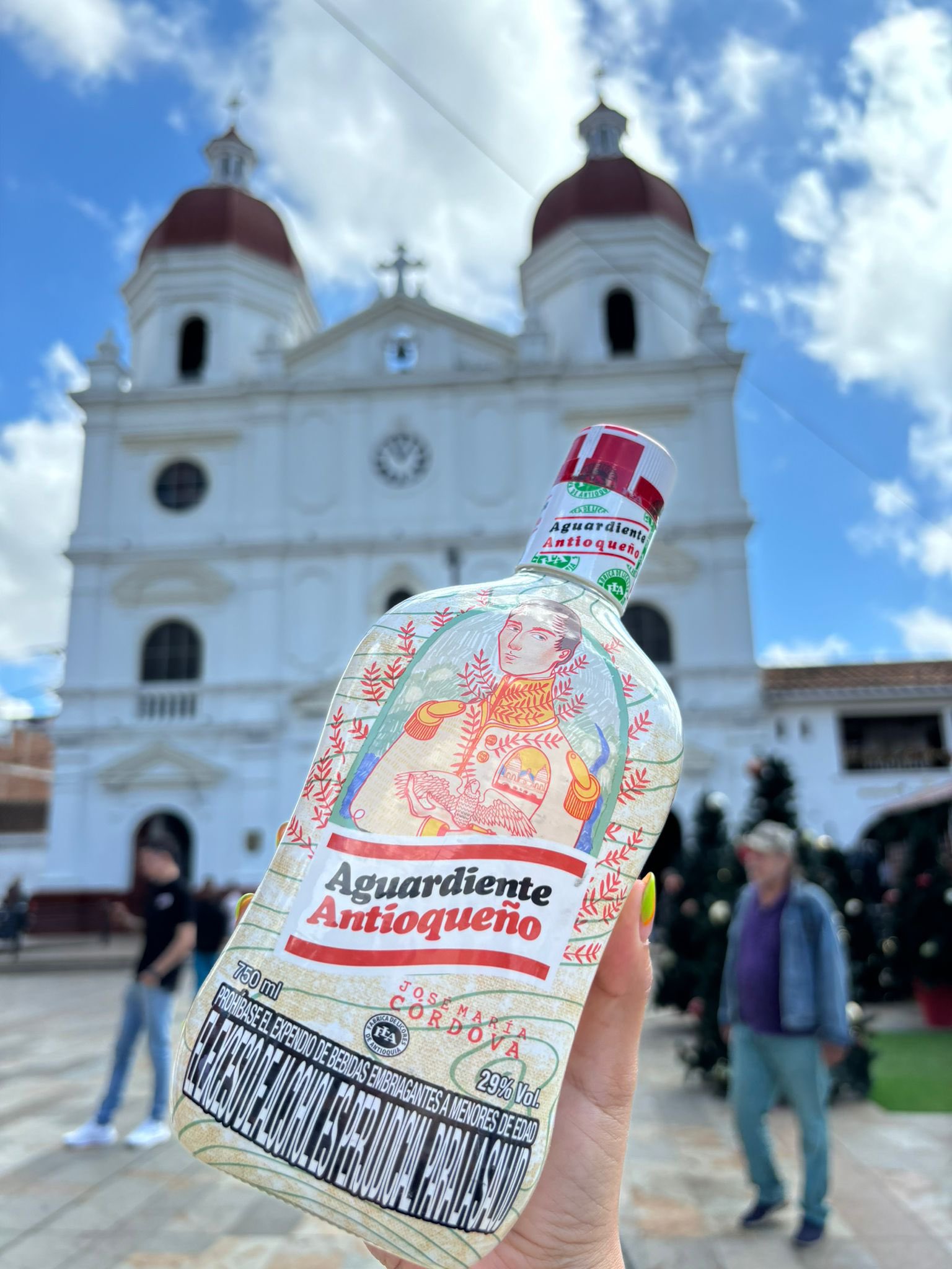 En honor a José María Córdova, así es la nueva botella conmemorativa del Aguardiente Antioqueño 1 ag