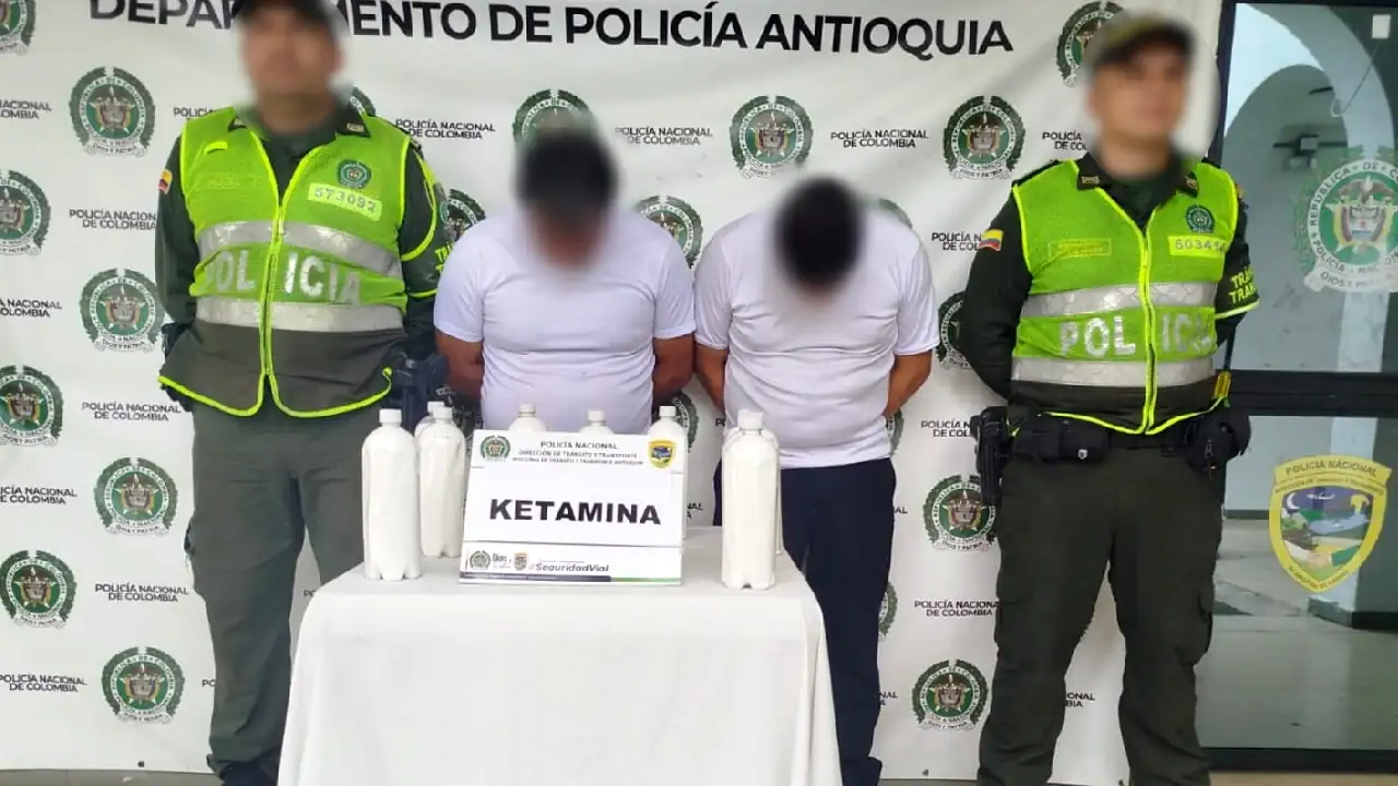 Hallan cargamento de ketamina oculta en ductos de aire acondicionado de bus de servicio público en La Pintada 3 caleta-ketamina-bus-publico-via-lapintada