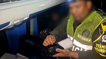 Hallan cargamento de ketamina oculta en ductos de aire acondicionado de bus de servicio público en La Pintada caleta-ketamina-bus-publico-via-lapintada3